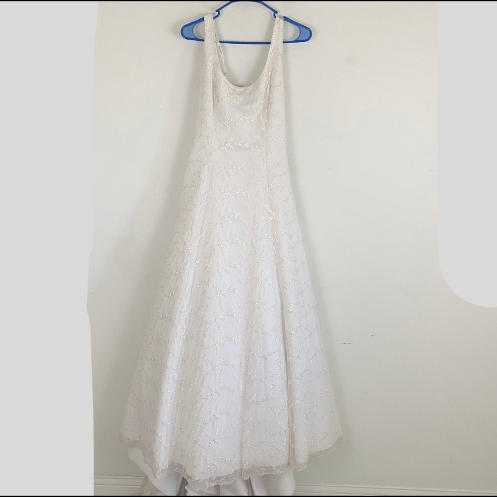 OLEG CASSINI wedding dress